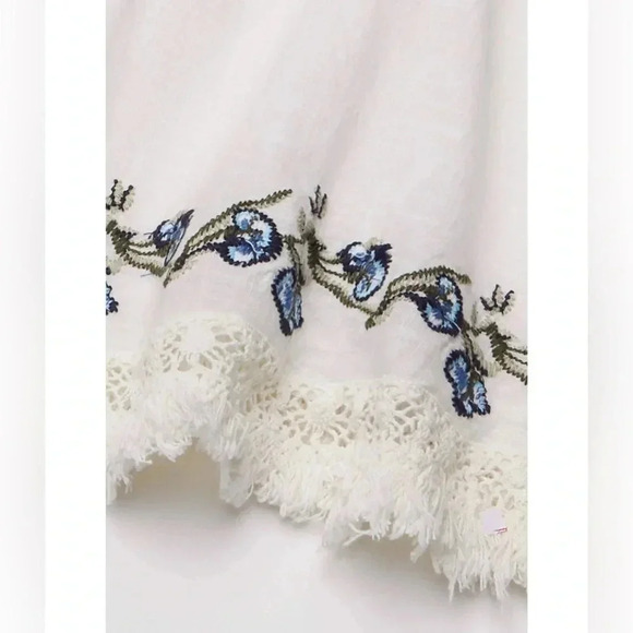 MAX STUDIO | White w/ Blue Floral Embroidered Bohemian Cotton Top Size S - Picture 8 of 16